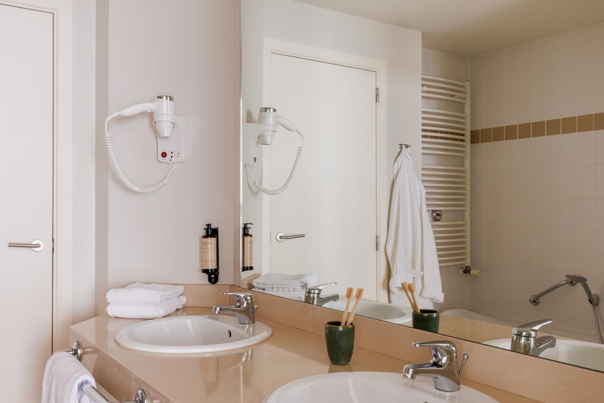 בלנקנברג Hotel Aazaert By Wp Hotels מראה חיצוני תמונה