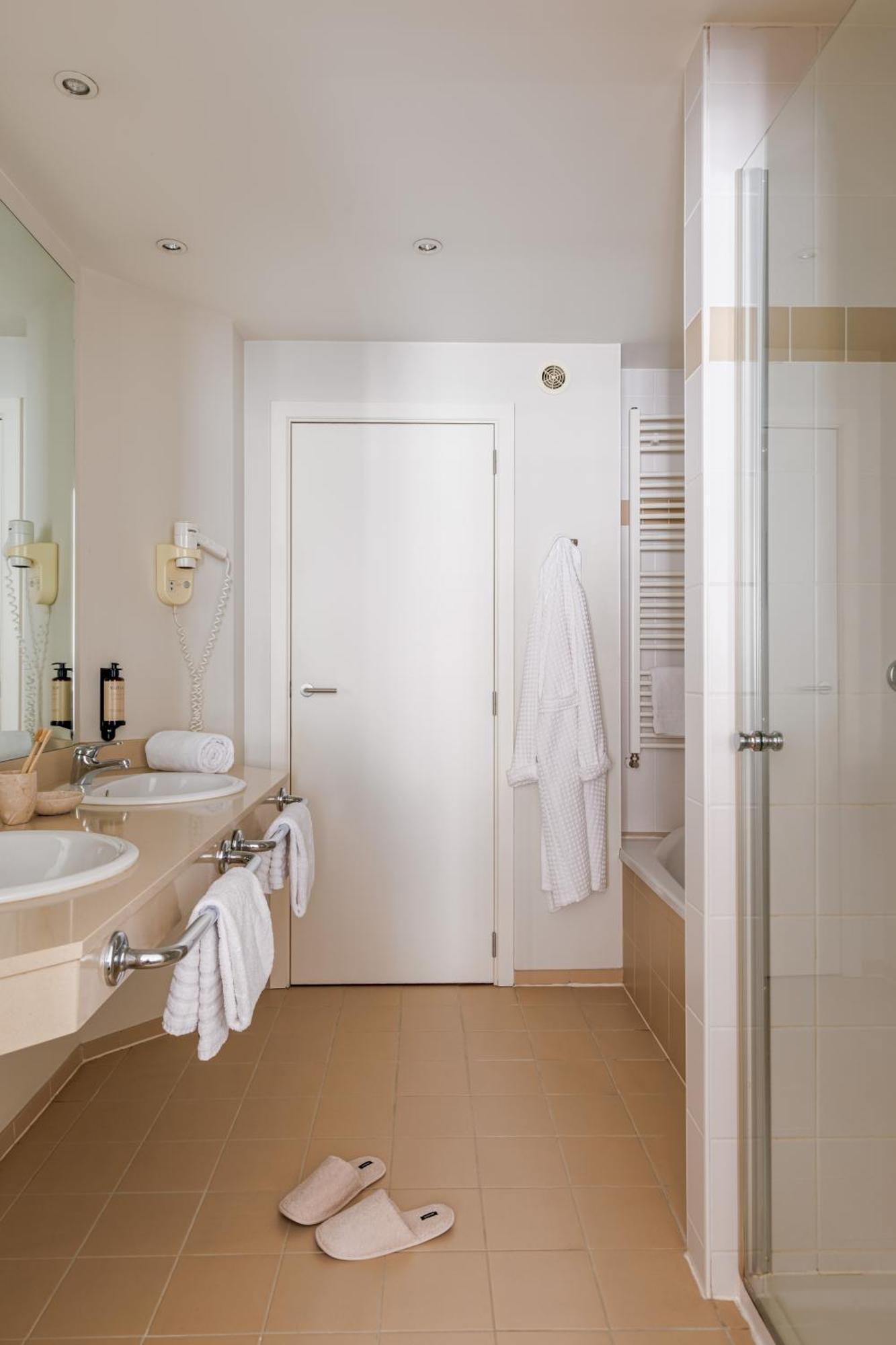 בלנקנברג Hotel Aazaert By Wp Hotels מראה חיצוני תמונה