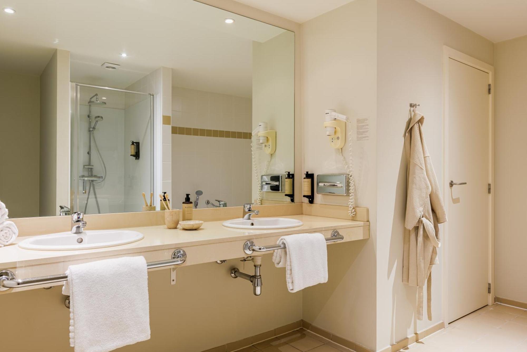 בלנקנברג Hotel Aazaert By Wp Hotels מראה חיצוני תמונה